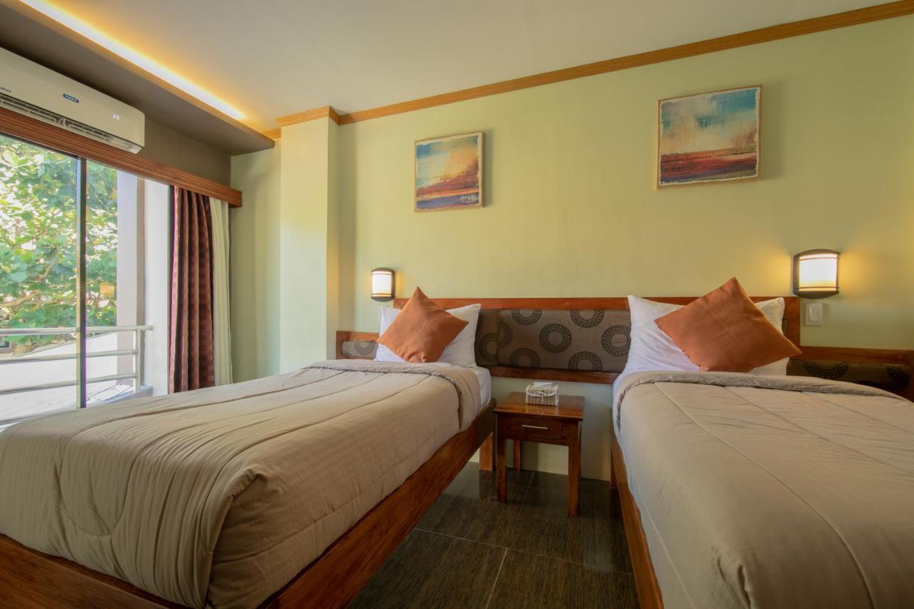 Rawis Resort Hotel And Restaurant Borongan Exterior foto